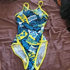 arena スポーツ用水着