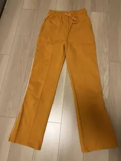 MOUSSY カジュアルパンツ イエロー サイズ2のサムネイル