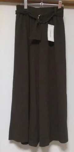 新品未使用 レディース ガウチョパンツ カーキ色 Mサイズ