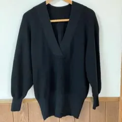 ワールド　ニットセーター　黒　vネック　ウール100%