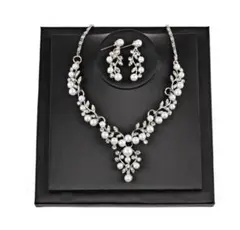 ②ブライダル　ウェディング　パーティー　発表会　ネックレス ピアス2点セット