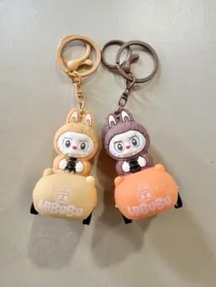 キーホルダー　ラブブ