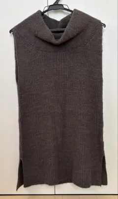 ノースリーブニット