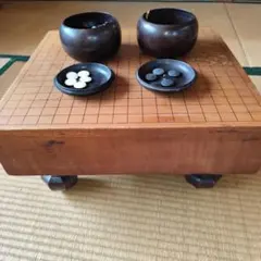 囲碁セット】 脚付碁盤 へそ付 約5.8寸 碁石・碁笥付 - メルカリ