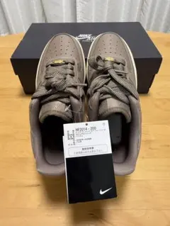 ベージュ スニーカー