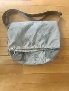 엄브로 숄더백