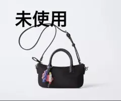 ZARA ナイロンチャームクロスボディバッグ ブラックのサムネイル
