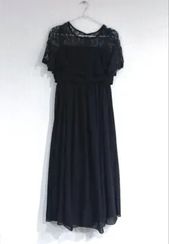 黒 パーティードレス 結婚式