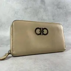 【中古】Ferragamo フェラガモ Wガンチーニ ラウンドファスナーのサムネイル
