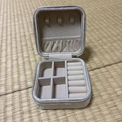 スクエア型 ジュエリーケース アクセサリーボックス アイボリー