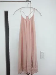 【新品タグ付】Noble チュール刺繍 キャミワンピース ピンクベージュ