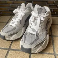 Item thumbnail for item 02de2e3e-6ab2-403c-b8fb-d6ebff5ce58e