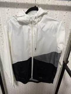 UNDERARMOURフード付きジャケット