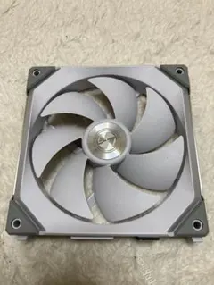 Lianli UNIFAN SL140、アダプターケーブル、コントローラー