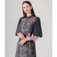 【LEJA】花柄オーガンジーレース後ろリボンシアーパフスリーブマーメイドロング丈