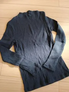 ハイネックカットソー