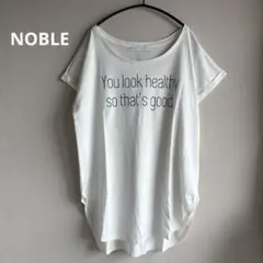 NOBLE ハンドレタードラウンドヘムTシャツ　ロゴTのサムネイル