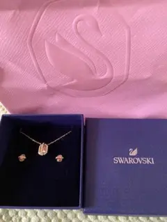 Swarovski ネックレスとピアスセット
