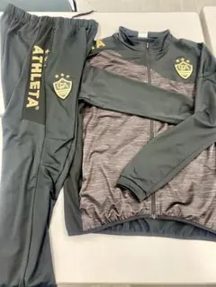 ATHLETA ジャージ上下セット。CFAエンブレム　サイズＬ　美品