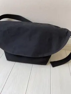 19年 受注生産 手沢 ブルーラグ メッセンジャーバッグ ブラック SHTAK 2025年最新】shtakの人気アイテム - メルカリ