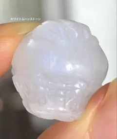 希少　高品質　ホワイトムーンストーン　龍亀　ミニロングイのサムネイル