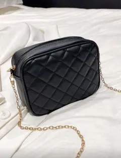 黒 ショルダーバッグ