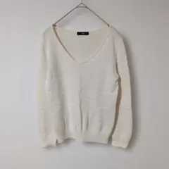 INED【9】長袖　ニット　カットソー　Vネック　ホワイト　ラメ
