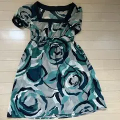 半袖ワンピース　花柄　パフスリーブドレス　体型カバー　マタニティ