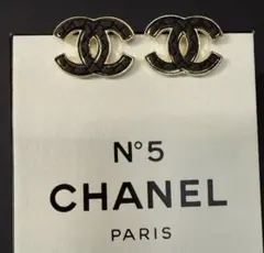CHANEL ゴールド×ブラックピアス