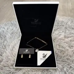 Swarovski ネックレスとピアスセット