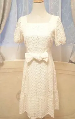 美品 フランコフェラーロ ワンピース１ 総刺繍レース アイボリー