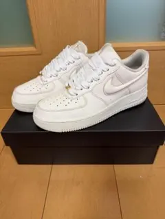 NIKE AIR FORCE 1 07 WMNS ホワイト