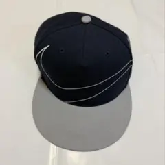 Nike ネイビー&グレー フラットビルキャップ