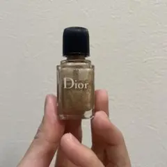 Dior ヴェルニ　207 ゴールデンライト　 ネイルカラー