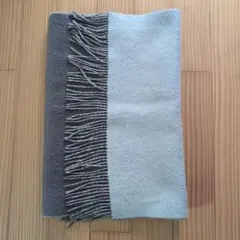 カシミア　リバーシブルグレー ベージュ マフラー　軽くて暖かい。男女兼用