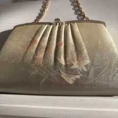 金色 花柄刺繍 クラッチバッグ