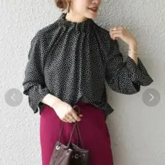 ハイネックブラウス