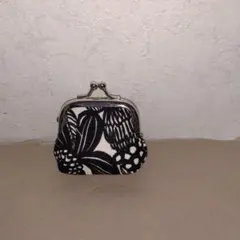 ☆ハンドメイド がま口ポーチ 北欧フラワーモノトーン☆ - メルカリ