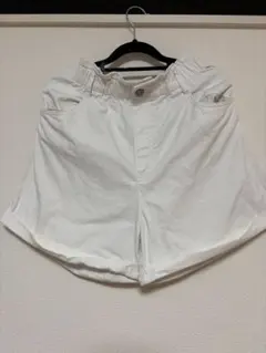 H&M ホワイト ショートパンツ 軽い汚れあり