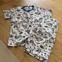 西松屋　恐竜デザイン パジャマセット 110