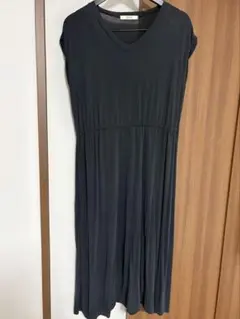 Musse 半袖ロングワンピース Vネック ブラック