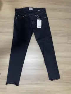 アングリッド　新品タグ付き スキニーデニム 黒