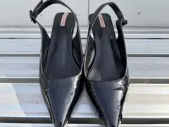 ブラックポインテッドトゥスリングバックヒール
