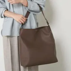 【美品】PAPILLONNER バックルワンショルダーバッグ　ブラウン