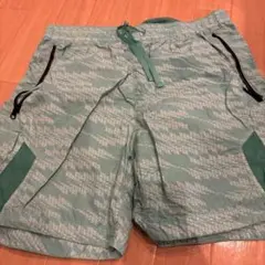 STONE ISLAND 迷彩柄ショートパンツのサムネイル
