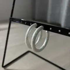 シルバー フープピアス メタリック