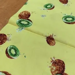 キューイ柄　プリント　イエロー　オックス生地　108cm×35cm