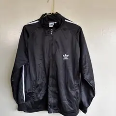 adidasトラックジャケット　160表記