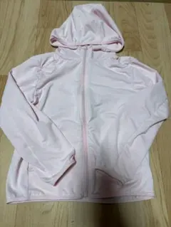 美品　UNIQLO UVカット フード付きパーカー 120