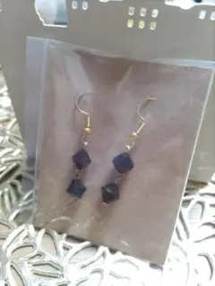 No.957  　スワロフスキー8mmのガーネットのピアス